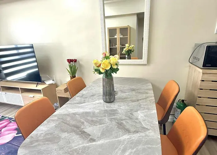 Avida Towers Riala T4 27th Apartment *